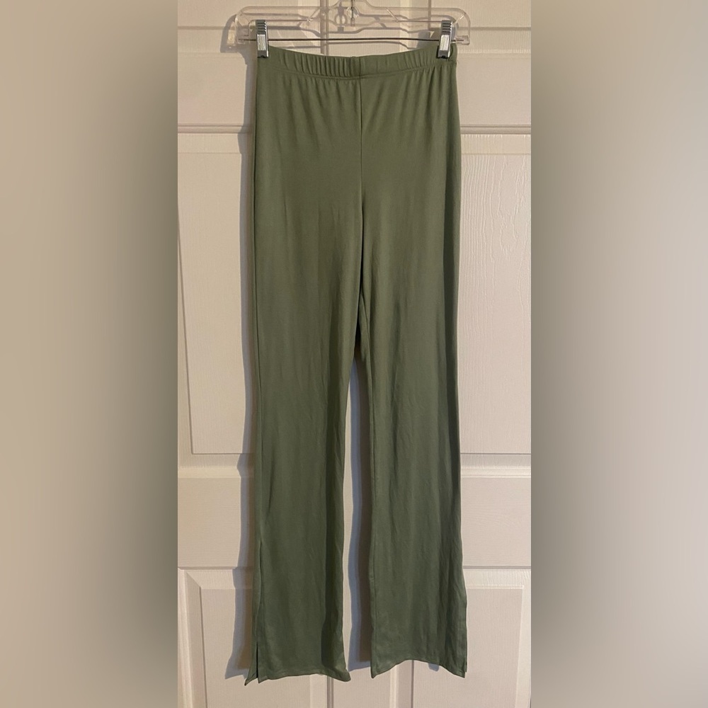 Fashion Nova Bell Bottom Leggings Yoga Pants in Olive